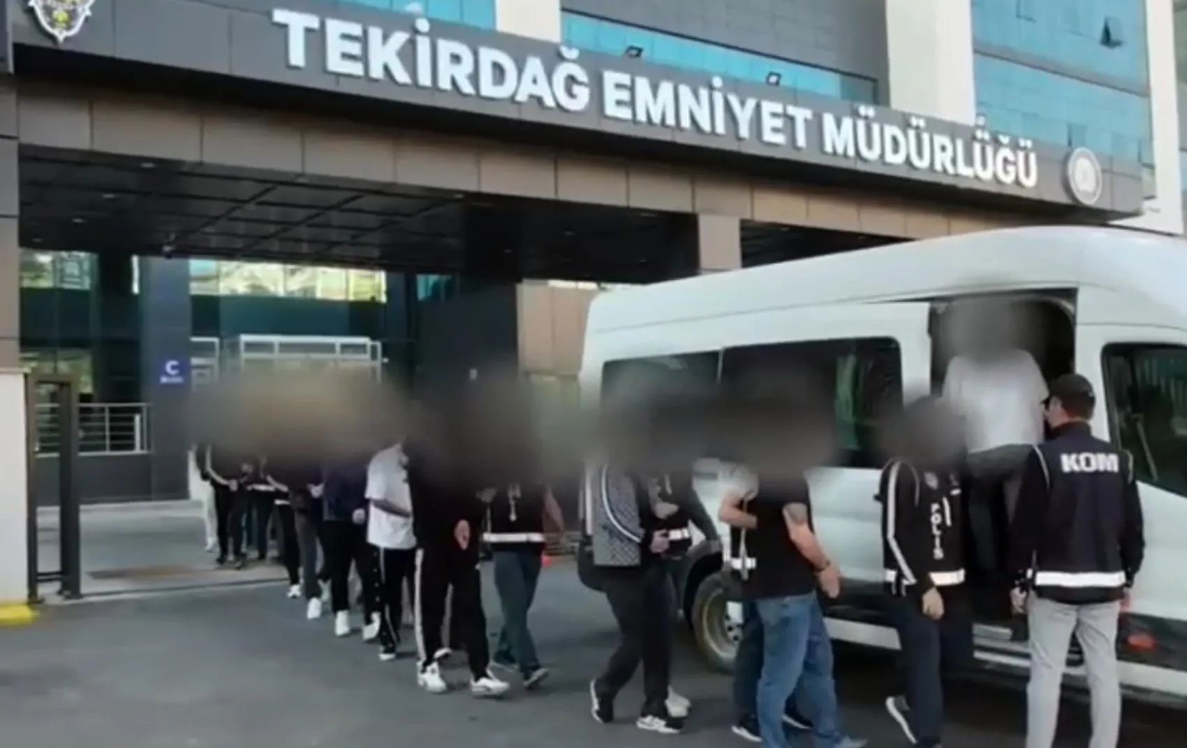 Dört ilde eş zamanlı şafak operasyonu: Kurşunlama çetesine ağır darbe