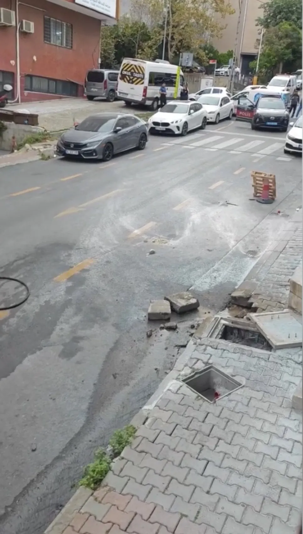 Saniyelerle gelen kurtuluş: Kağıthane'de patlama anı kamerada