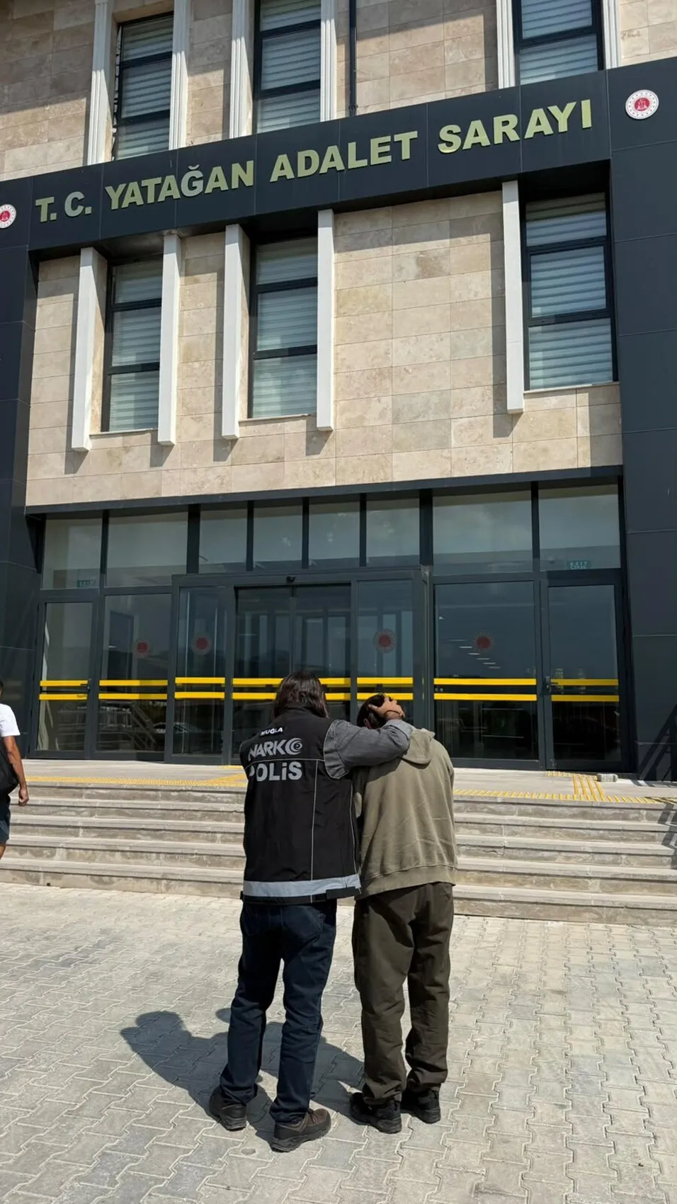 Bodrum ve Yatağan'da zehir tacirlerine ağır darbe: 13 kilograma yakın uyuşturucu ele geçirildi