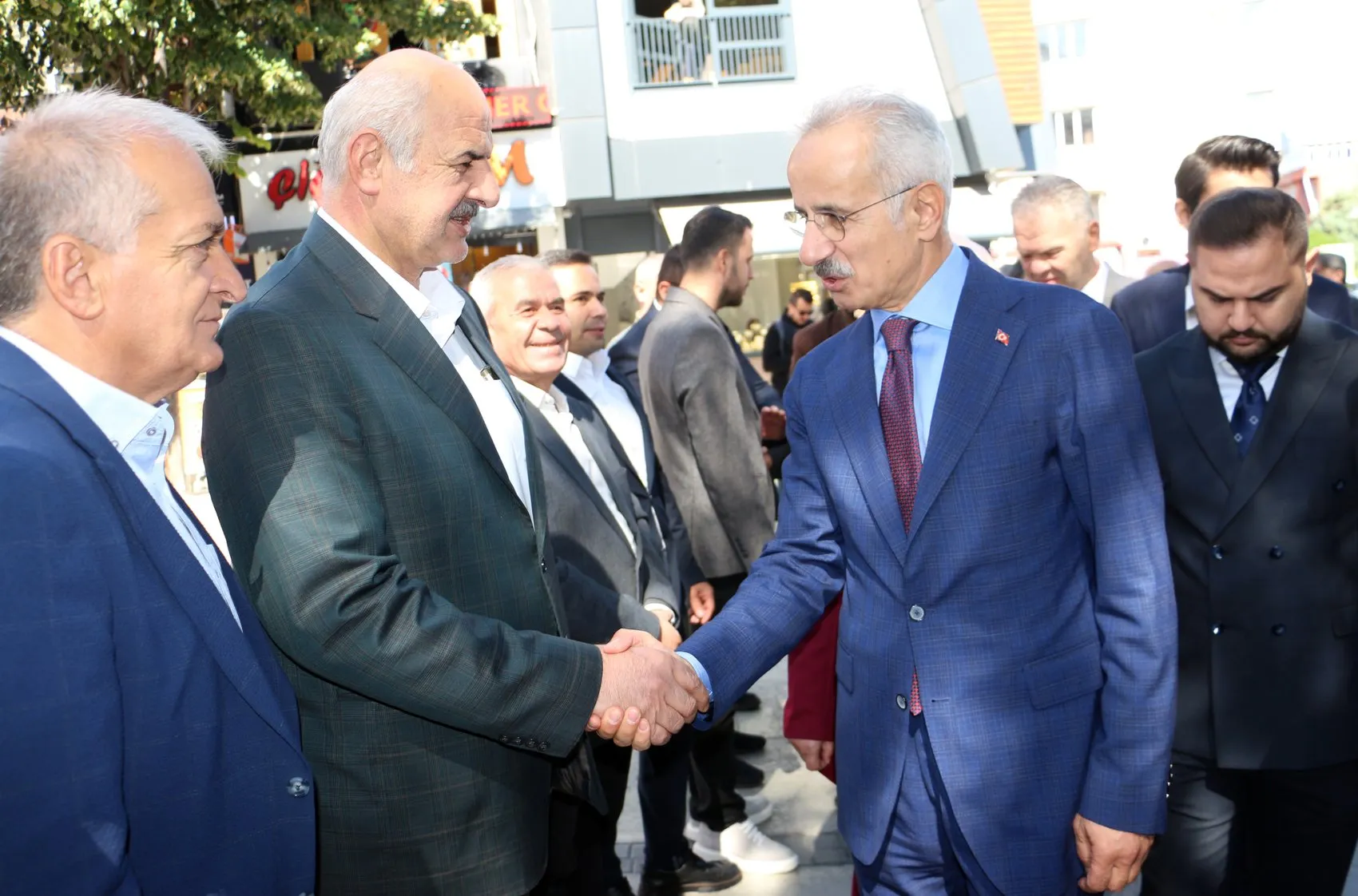 Bakan Uraloğlu'ndan çarpıcı çıkış: Bazı çevreler şehit cenazeleri üzerinden siyaset devşirme peşinde
