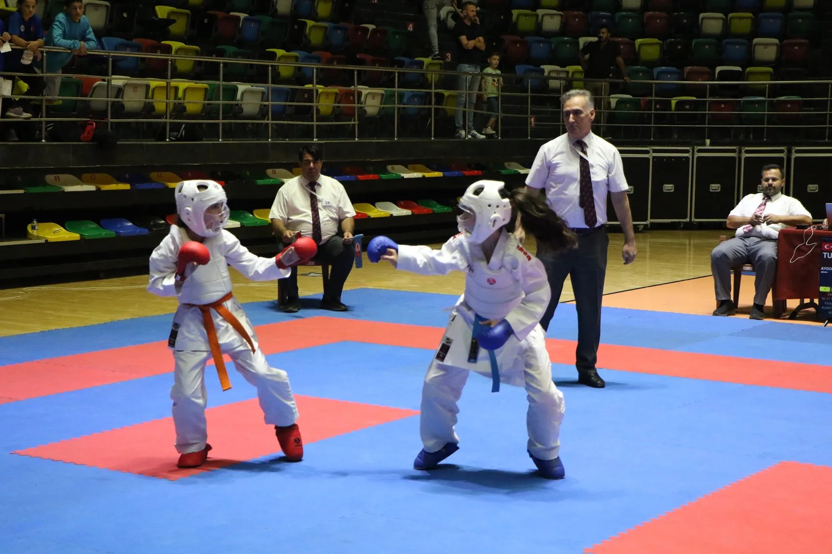 Samsun'da Karate Rüzgarı: Binlerce Sporcu Madalya İçin Tatamiye İndi