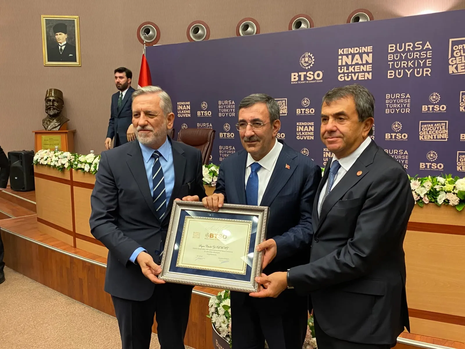 Cevdet Yılmaz'dan ekonomi ve terörle mücadele mesajı: Kaynaklarımızı sömürgecilere değil, halkımıza harcıyoruz