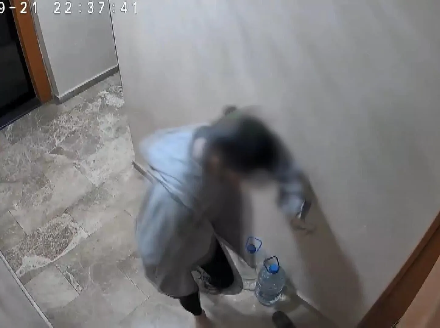 Avcılar'da pes dedirten hırsızlık girişimi: Çocukları yanlarında getirdiler