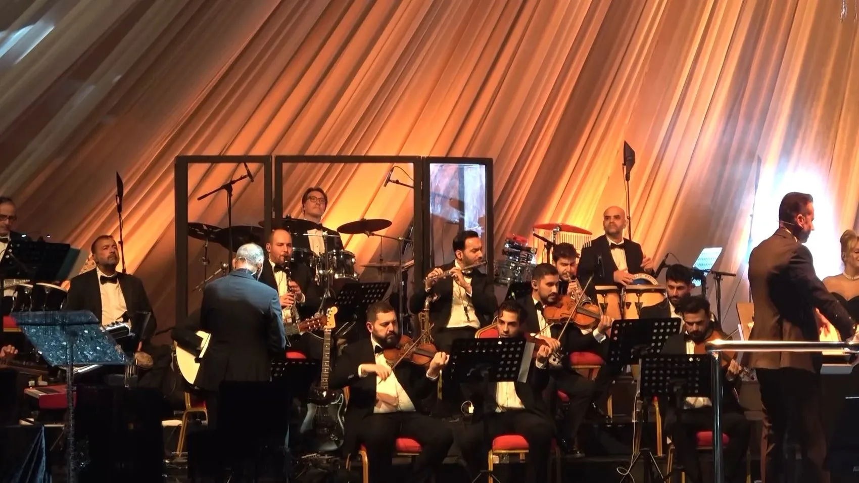 Sanat Güneşi Bursa'da yankılandı: Nükhet Duru'dan vefa dolu gece