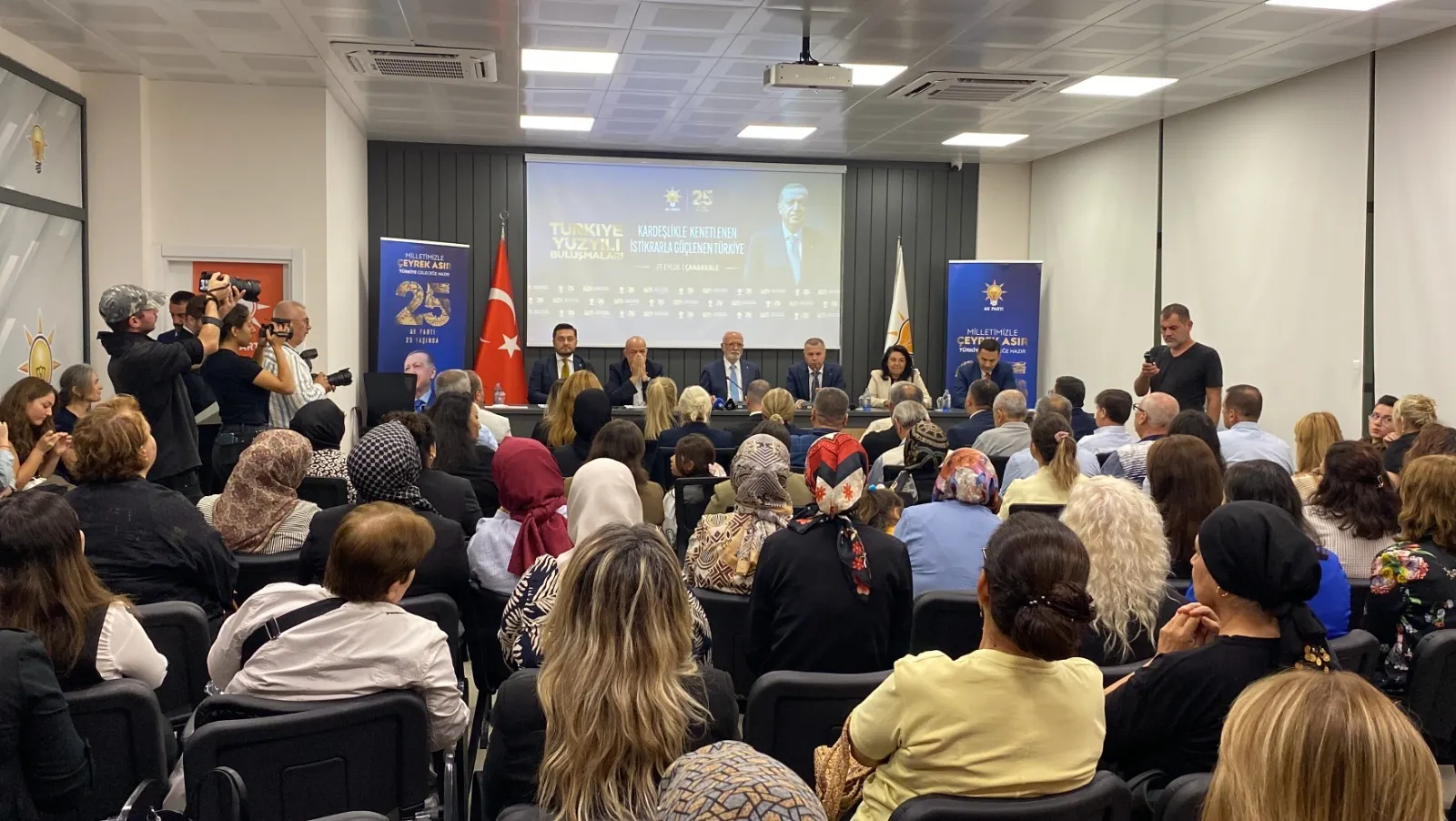 Mustafa Elitaş'tan Çanakkale'de iddialı çıkış: 12 binlik farkı 30 bin farkla kapatacağız