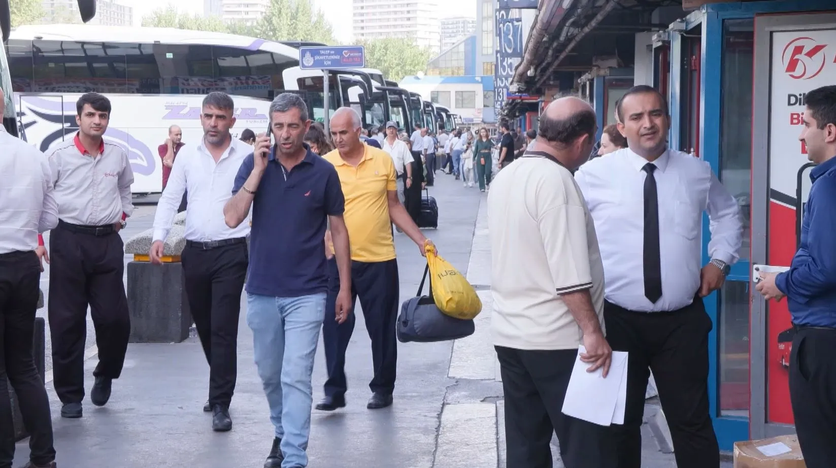 İstanbul'da okul zili öncesi büyük göç: Otogarlarda adım atacak yer kalmadı