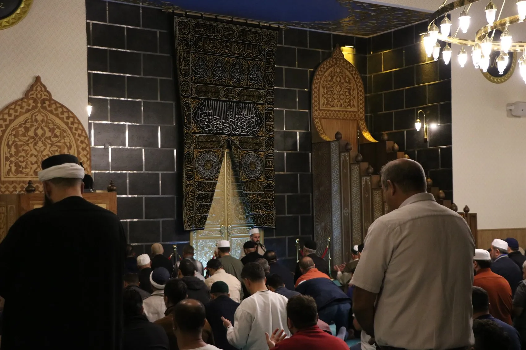 Kayseri'de Kabe özlemini dindiren mihrap: İbadet edenler kendilerini Mekke'de hissediyor