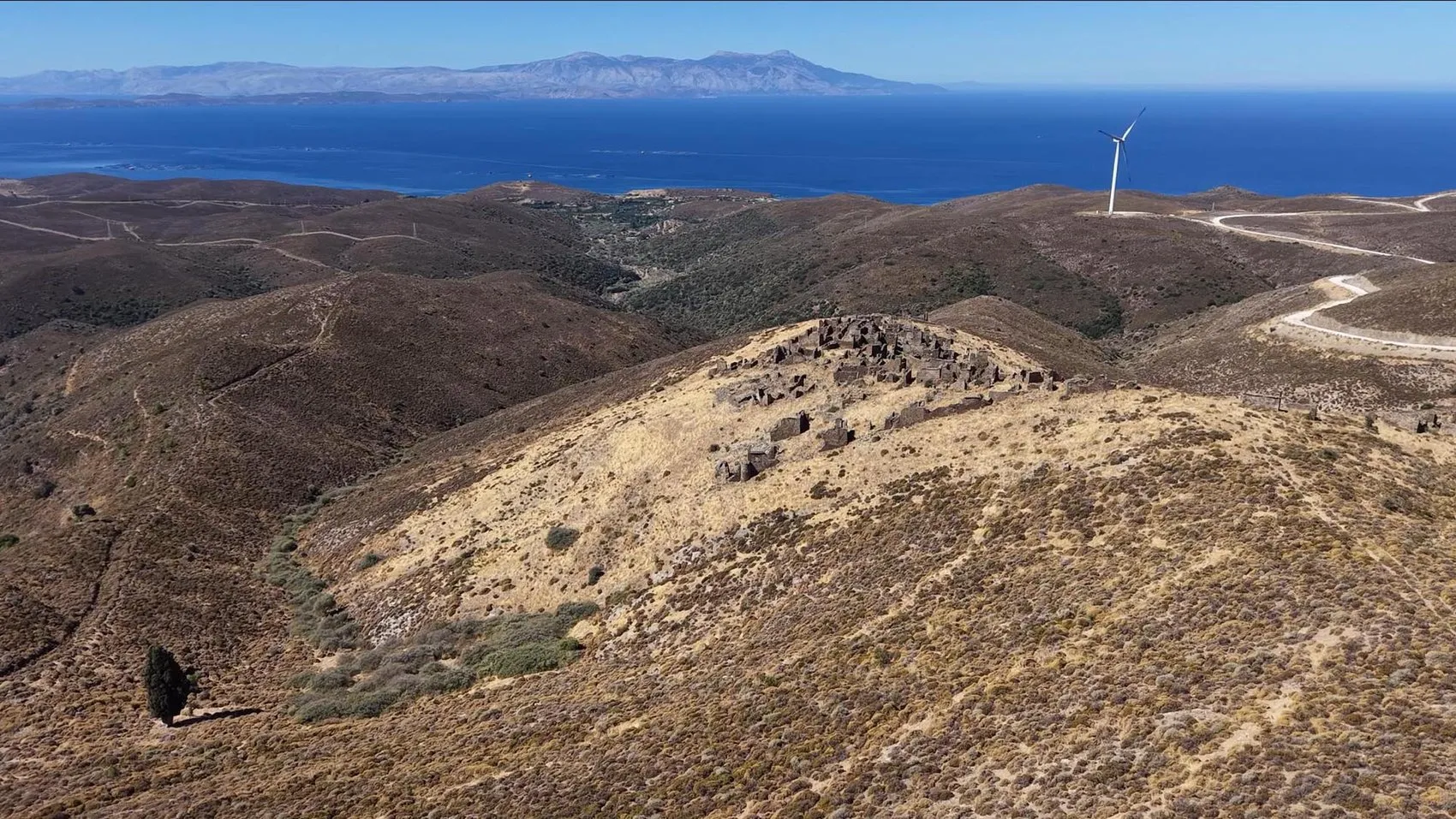 Karaburun'un hayalet köyü: Mübadele sonrası sessizliğe bürünen Sazak'ta zaman durdu