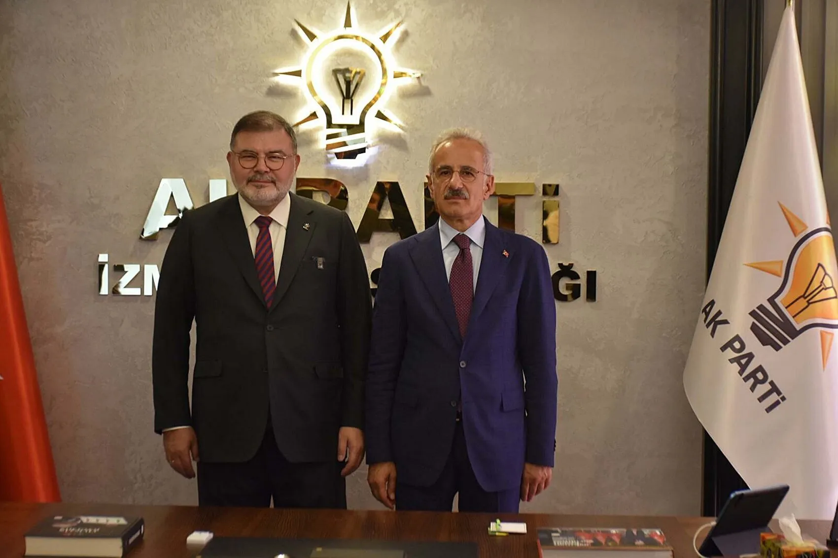 İzmir'de kritik temas: Bakan Uraloğlu'nun gündeminde teşkilat buluşması vardı