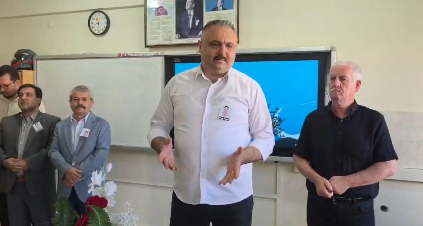 Sırası boş kaldı, çiçeklerle donatıldı: Kozan'ı yasa boğan veda