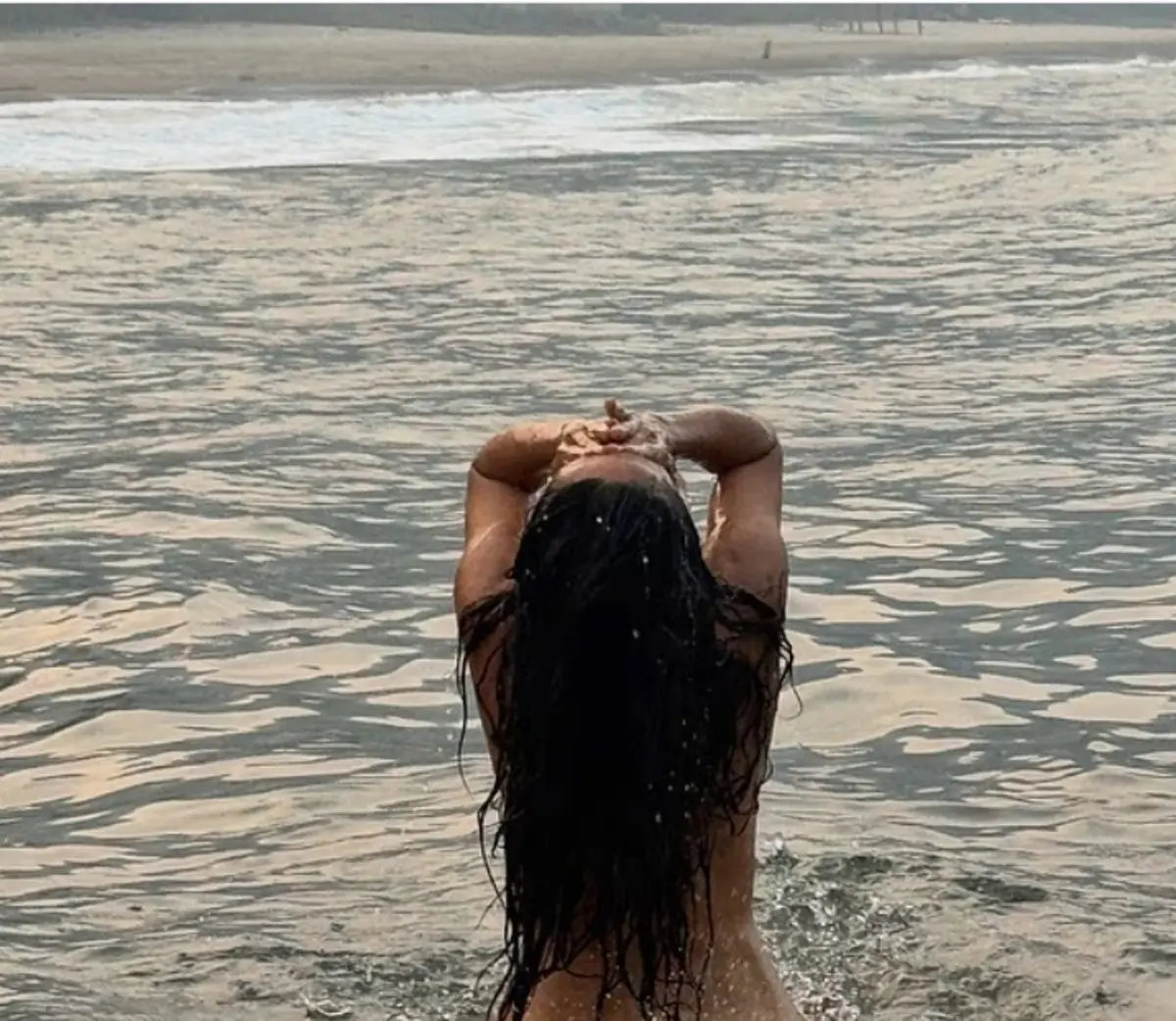 Salma Hayek 60. yaşına cesur pozla girdi! Fit olmak için... 3