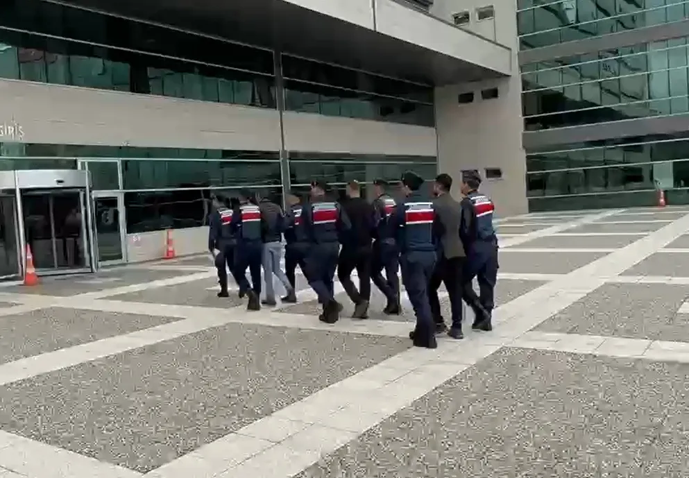 İstanbul'dan Bolu'ya sahte altın sevkiyatı: Jandarma suçüstü yakaladı