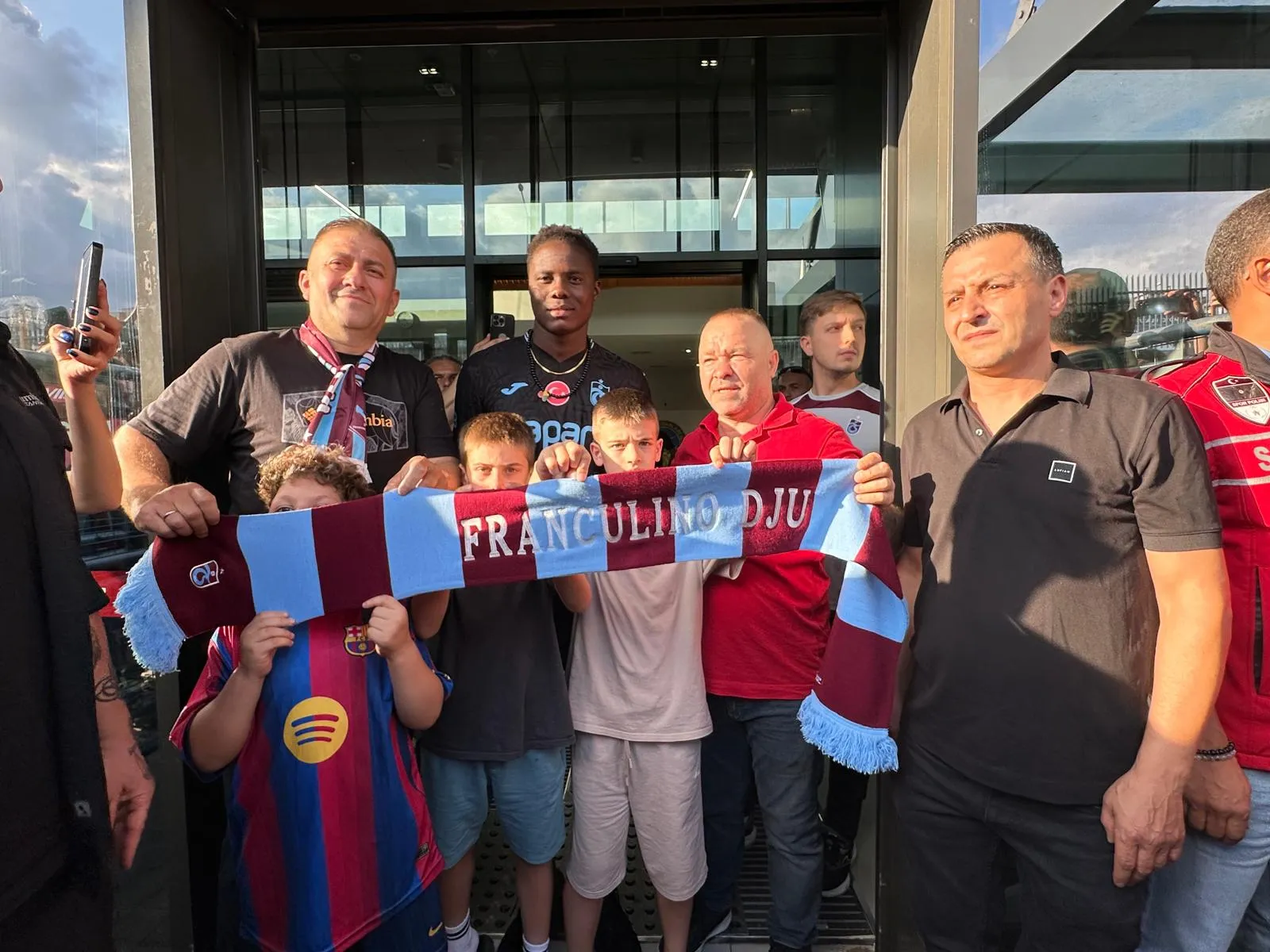 Bordo-Mavili Taraftarların Yeni Gözdesi Trabzon'a İndi: Franculino Dju'dan İlk Mesaj