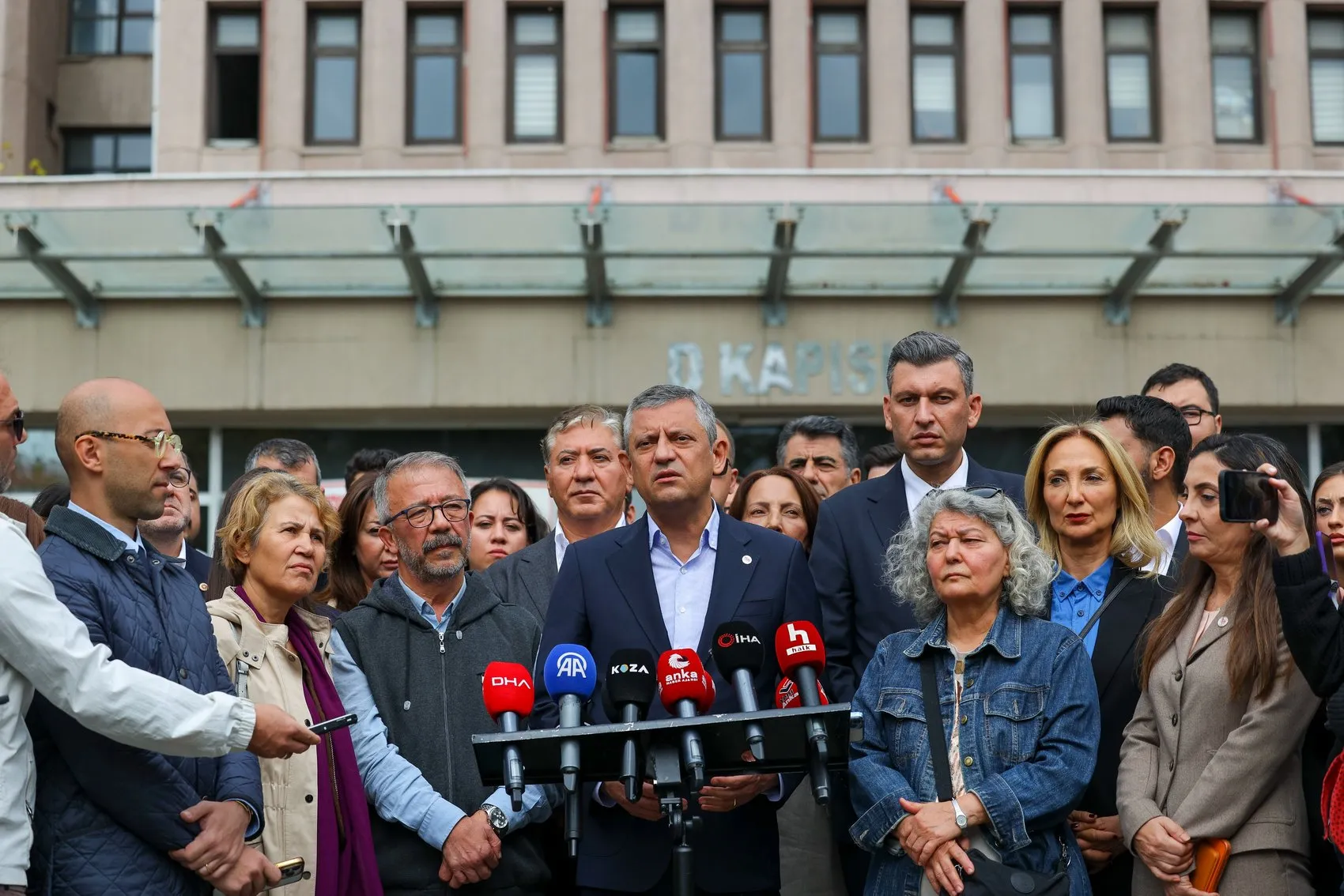 Özgür Özel'den Ankara Katliamı davasında kritik çıkış: Kamu görevlileri yargılanmadan bu karanlık sayfa kapanmaz