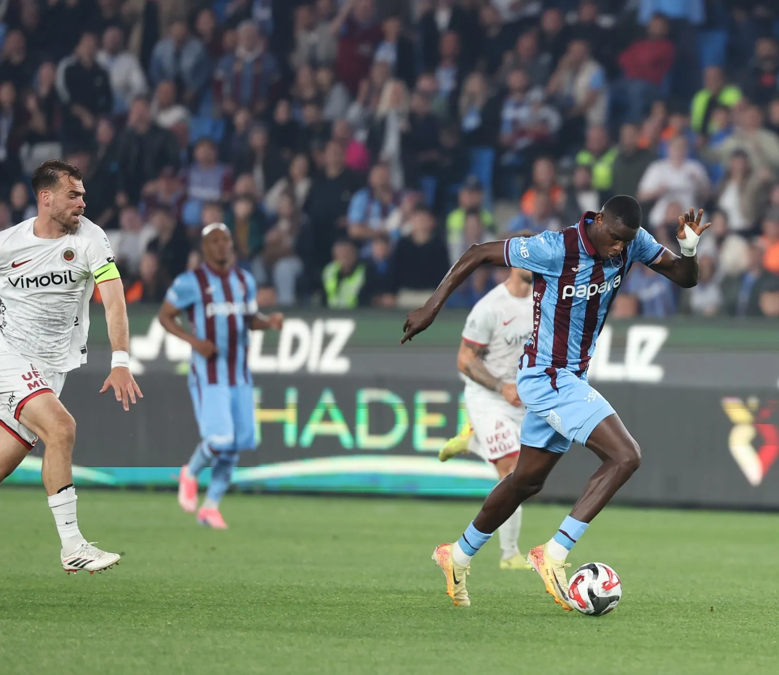 Papara Park'ta Kritik Randevu: Trabzonspor'un Hedefi Yaraları Sarmak
