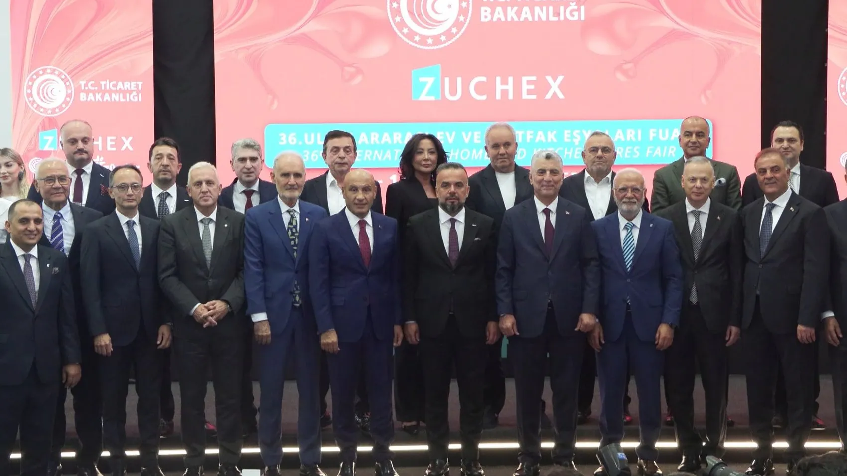 İhracatın devleri İstanbul'da buluştu: Bakan Bolat'tan 410 milyar dolarlık iddialı hedef