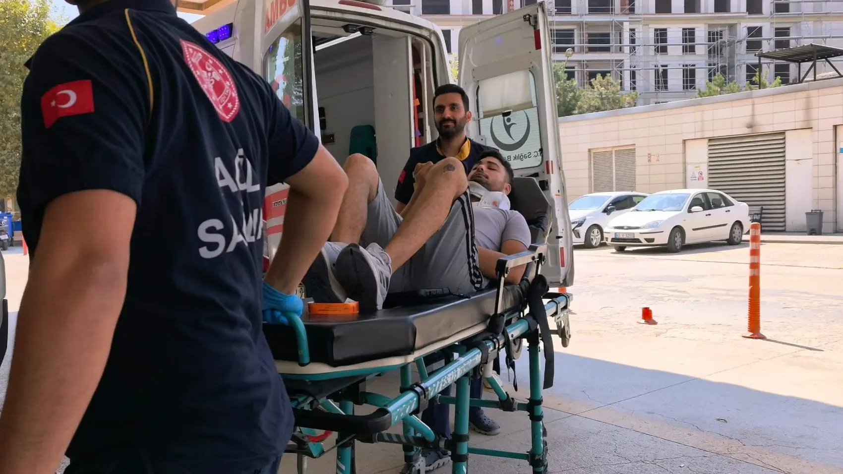 İnegöl'de dehşet anları: Kontrolden çıkan otomobil karşı şeride uçtu