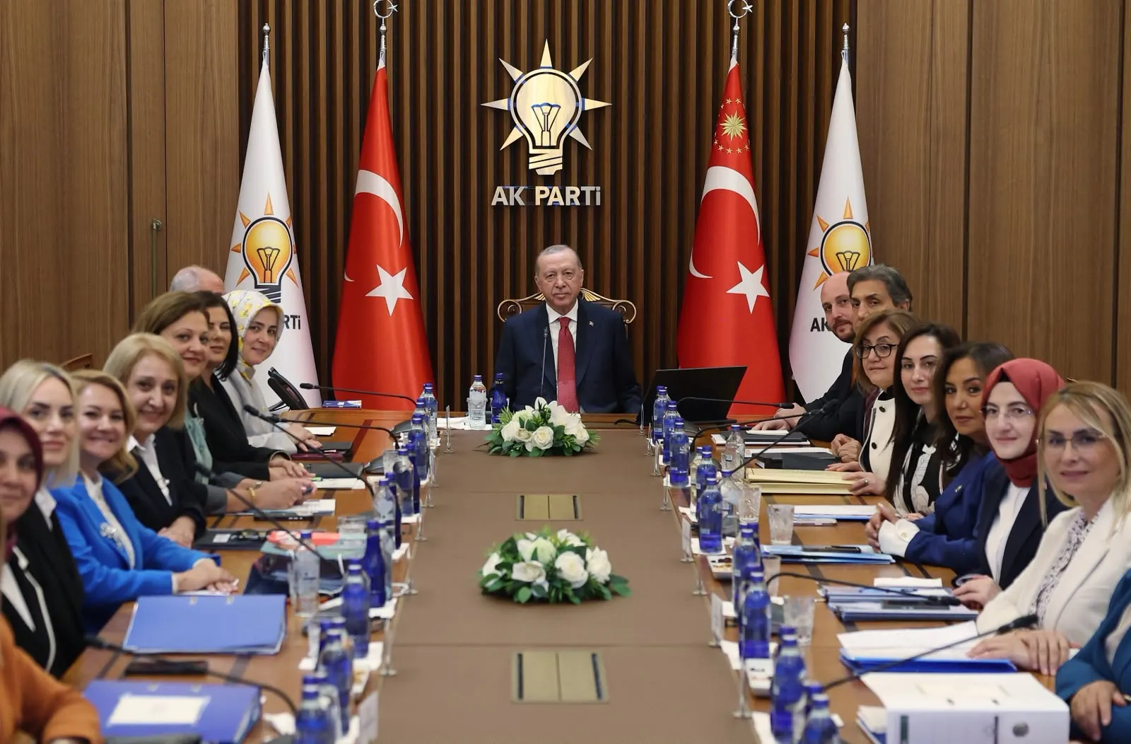 Yerel yönetimlerin kadın temsilcileri AK Parti Genel Merkezi'nde ağırlandı