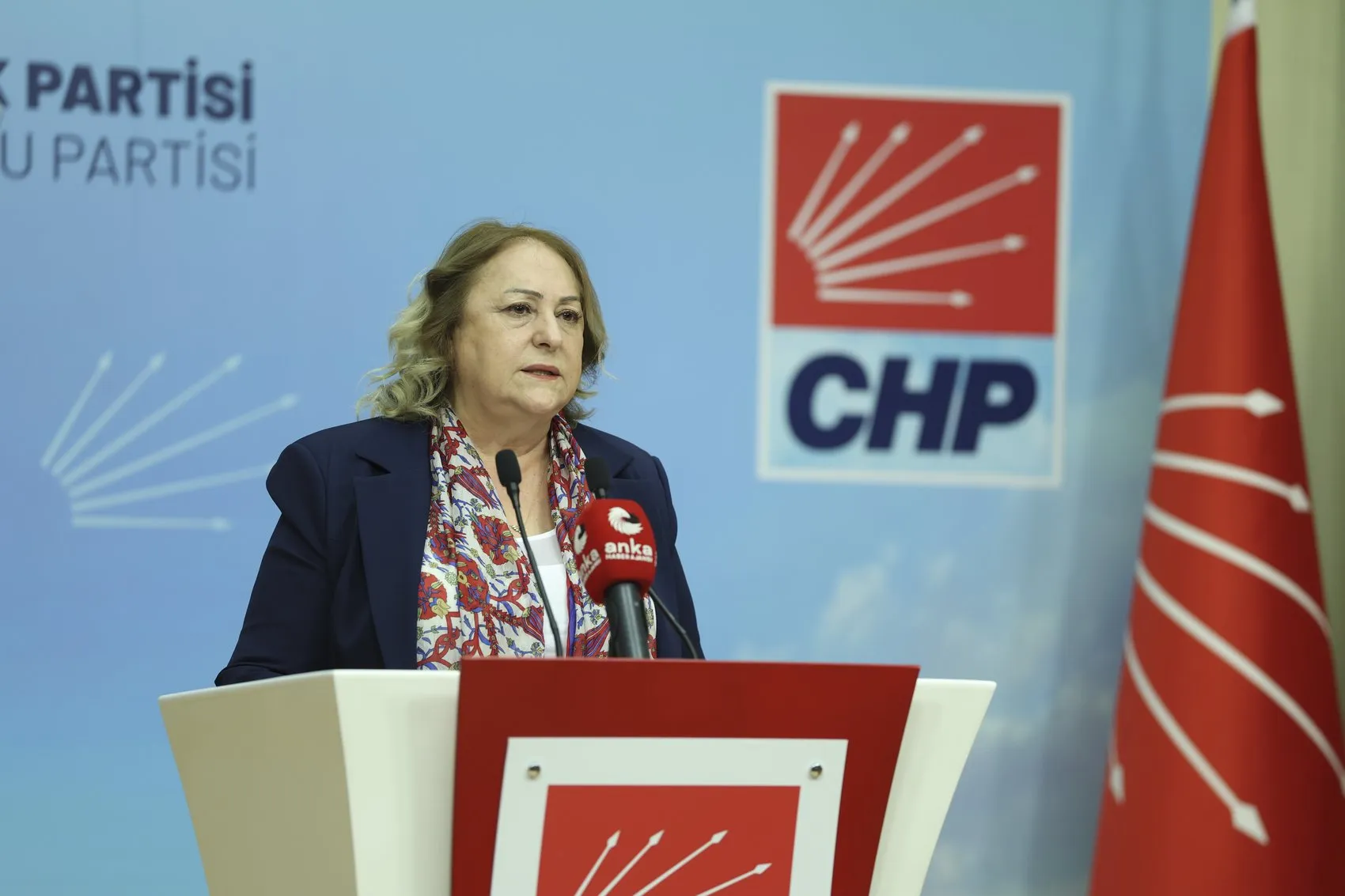 Eğitimde 52 bin liralık fatura: Anneler mutfaktan kısarak çocuklarını okutmaya çalışıyor