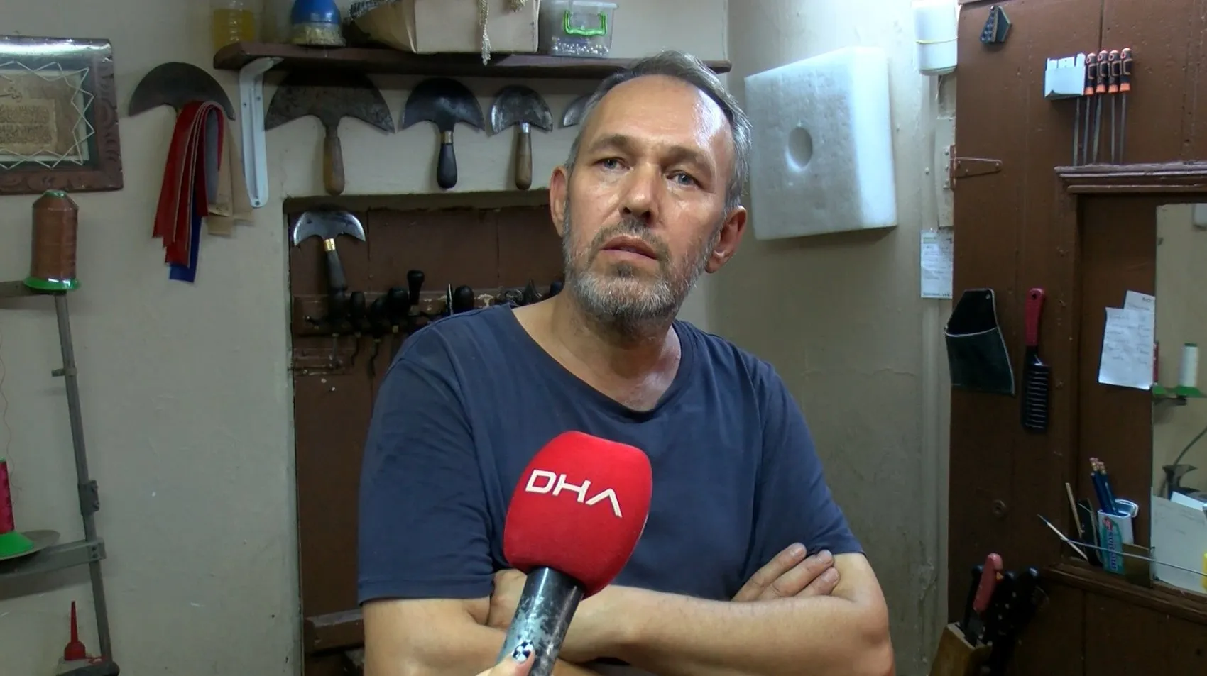 Bursa'nın son saraç ustası: Çırak bulamadığı dede mesleğini dijital dünyayla dünyaya taşıdı