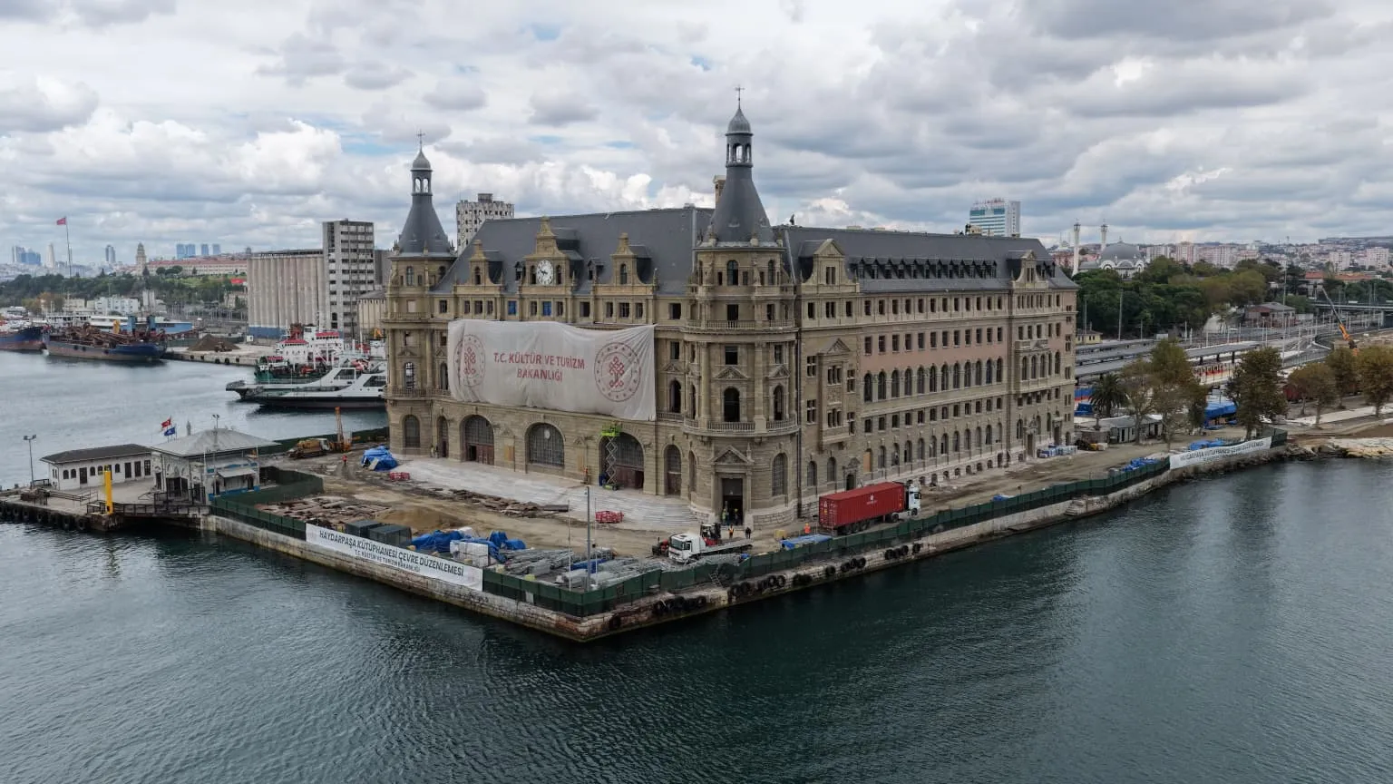 Haydarpaşa Garı'nın Yüzyıllık Sırrı Ortaya Çıktı: Temeldeki Bin Kazıktan Geriye Sadece 200 Tanesi Kaldı