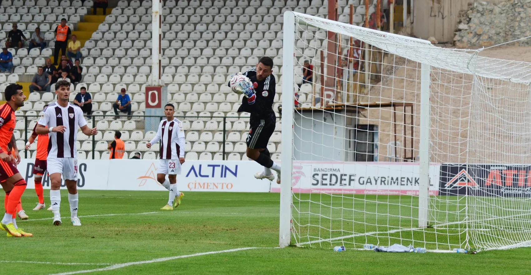 Bandırma'da sessizliği bozan gol: Ümraniyespor son dakikada güldü
