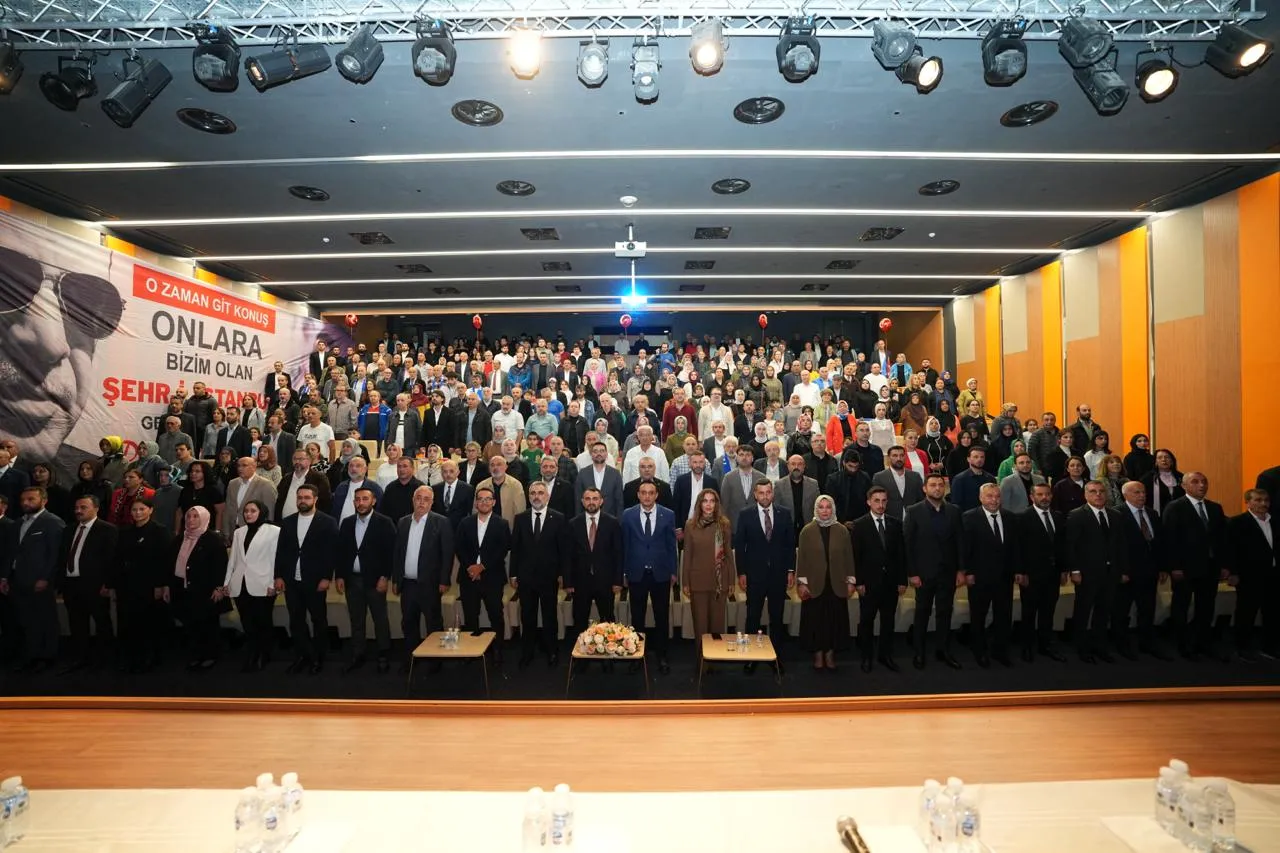 Ataşehir Belediye Meclisi'nde dengeler değişti: Altı isim CHP'den AK Parti'ye geçti