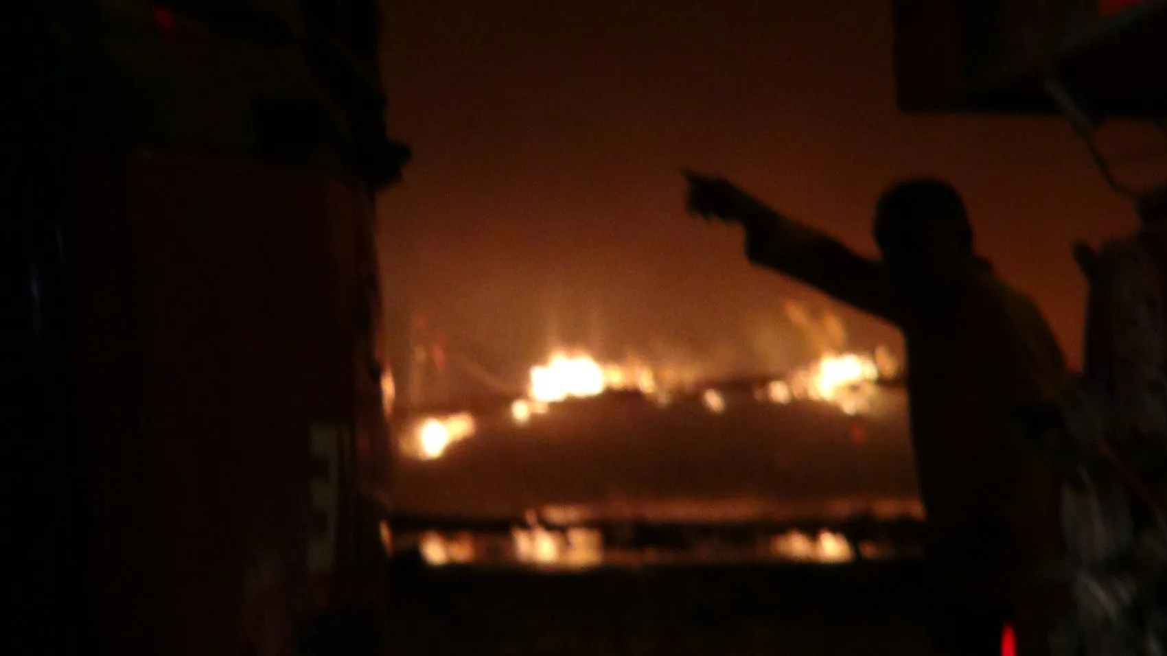Kilis OSB'de korku dolu anlar: Ambalaj fabrikasındaki yangın dev bir operasyonla söndürüldü