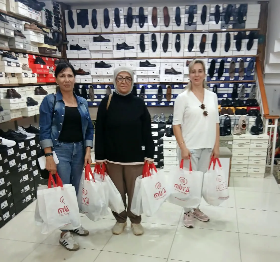 Keşanlı kadınların ilmek ilmek ördüğü dayanışma: 15 öğrencinin yüzü güldü