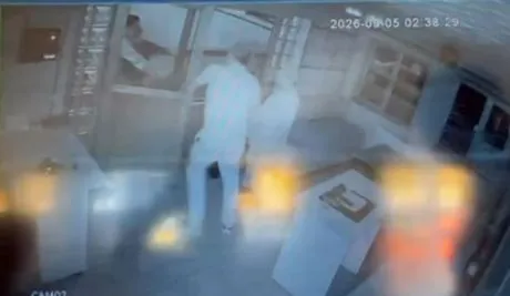 Taksi durağında gece yarısı dehşeti: Araç yok deyince şoförlere saldırdılar
