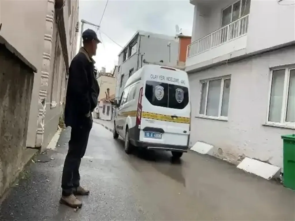 Emekli polisin evinde kan donduran vahşet: Eşini öldürüp parçalara ayırdı