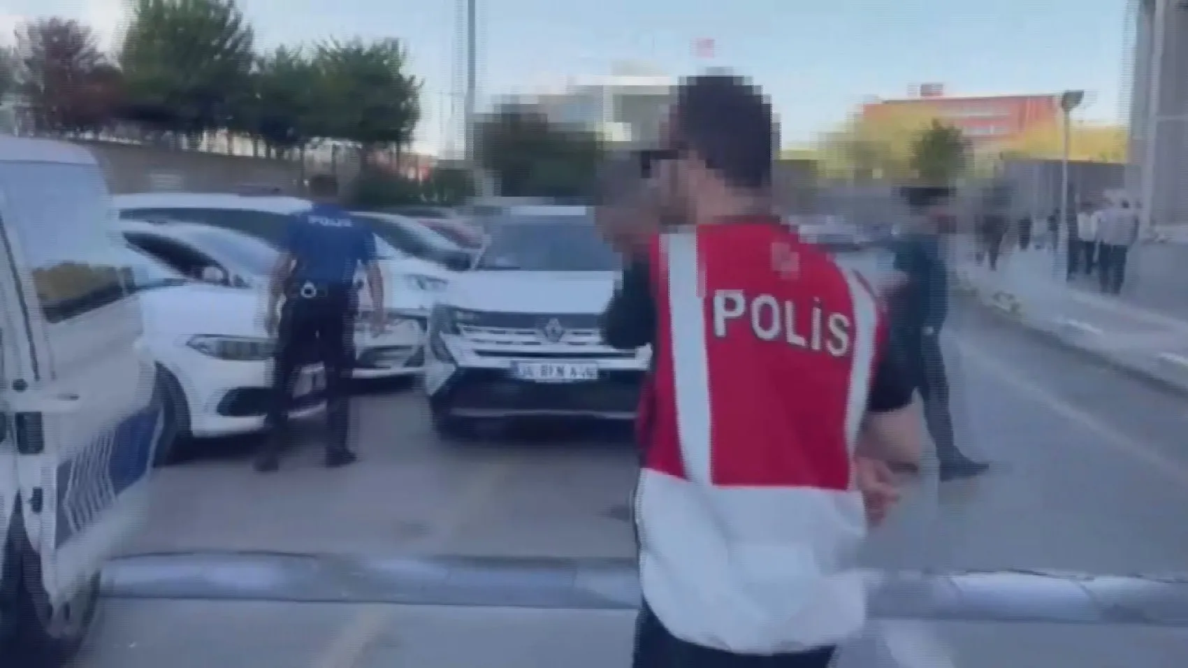 Trafikte dehşet anları: Ünlü oyuncu Melisa Döngel'e silah çeken sürücü cezaevine gönderildi