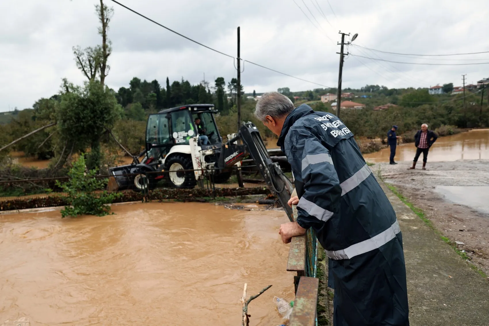 Sakarya'da 27 yılın en büyük felaketi: Dere yatakları taştı, hayat durma noktasına geldi