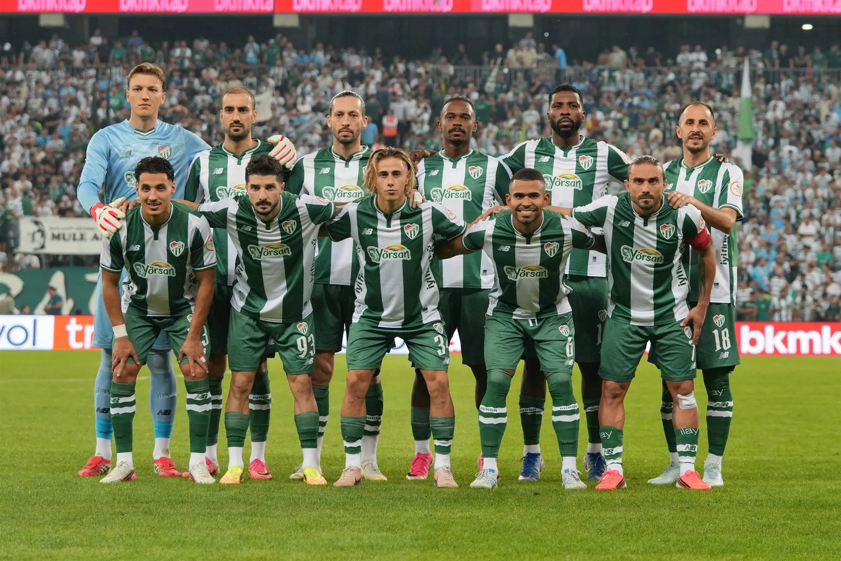 Bursa Atatürk Stadyumu'nda Gol Şöleni: İstanbulspor'a Geçit Yok