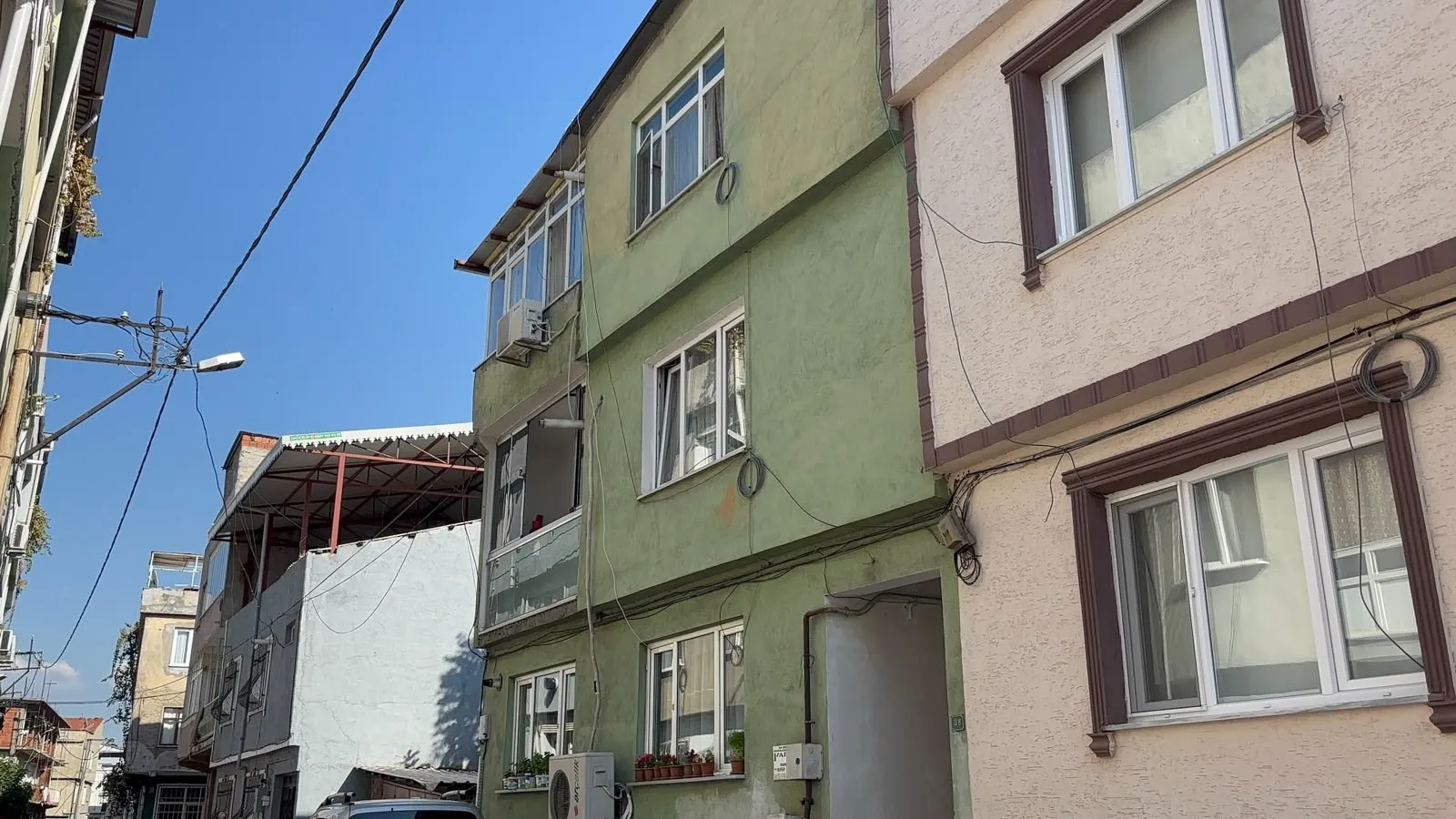 Bursa'da hüzünlü son: Yeni taşındıkları evlerinde cansız bedenleri bulundu