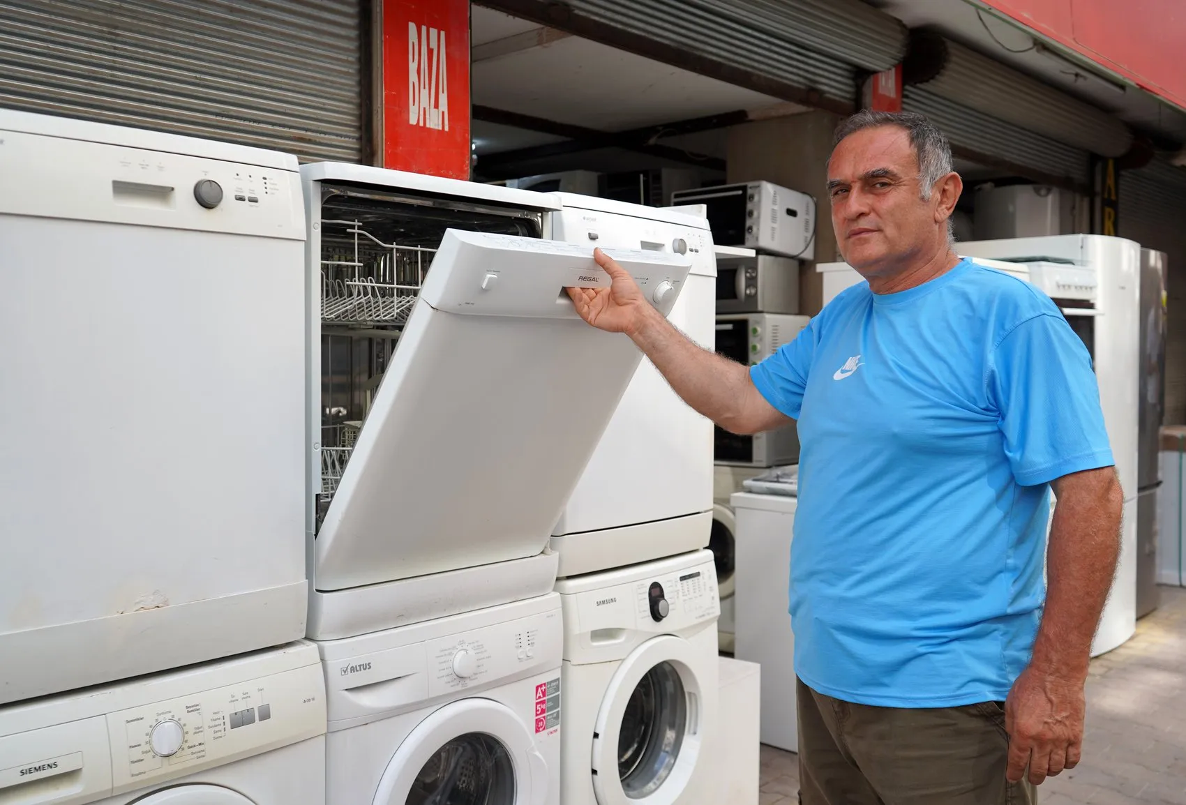 Antalya'da öğrencilerin yeni dönem telaşı: Bir evin maliyeti spotçuda 50 bin liradan başlıyor