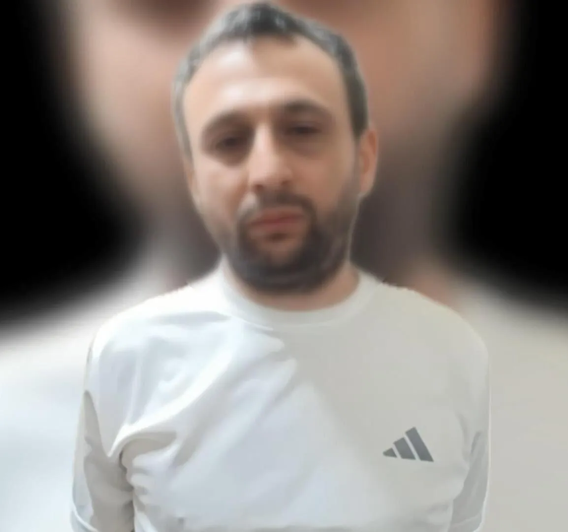 Beyoğlu'nda 31 yıllık firar operasyonla son buldu: Evinden cephanelik çıktı