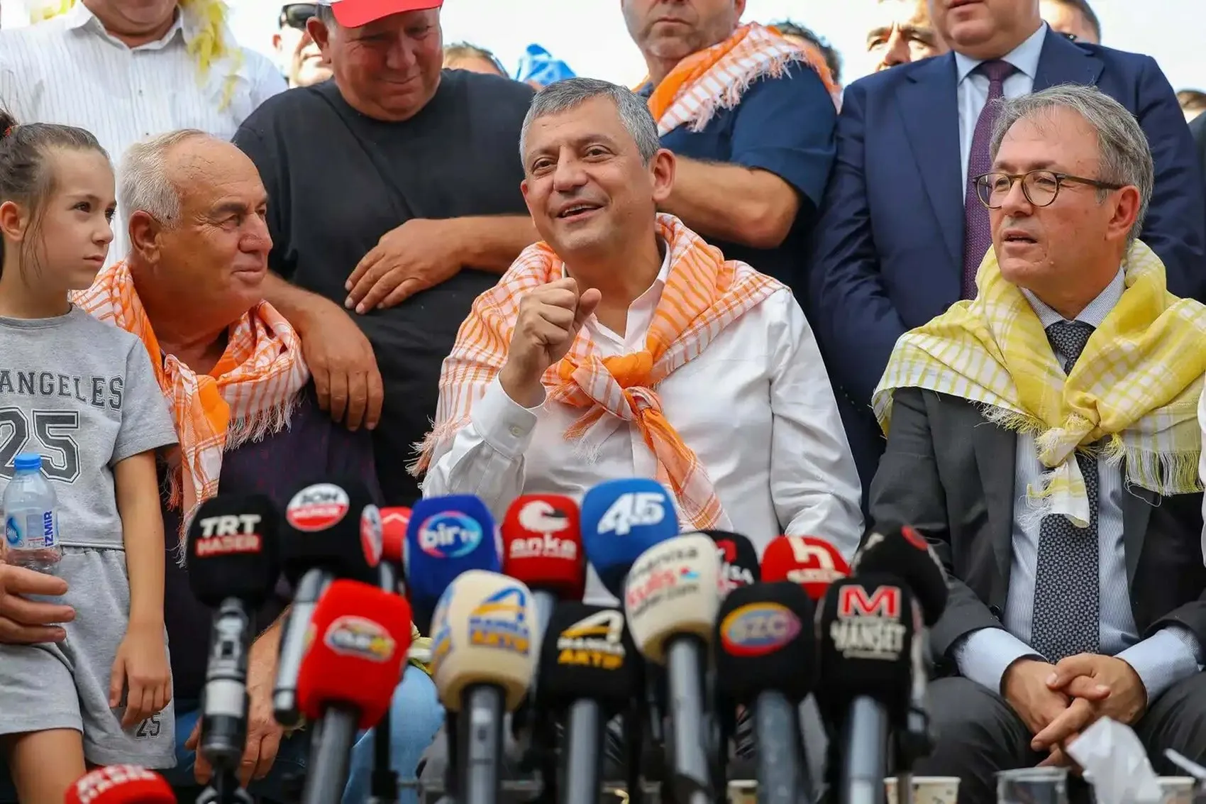 Özgür Özel'den çiftçiye borç müjdesi: Faizler silinecek, ikinci şans kapısı açılacak