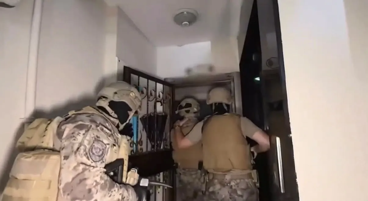 Kırmızı bültenle aranan uyuşturucu baronu İstanbul'da kıskıvrak yakalandı