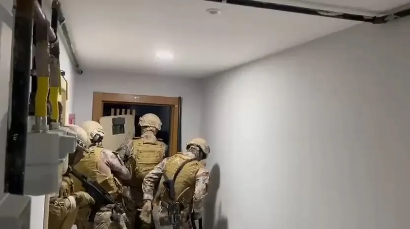 Sokak hakkı adı altında haraç terörü: İş dünyasını hedef alan çeteye şafak operasyonu