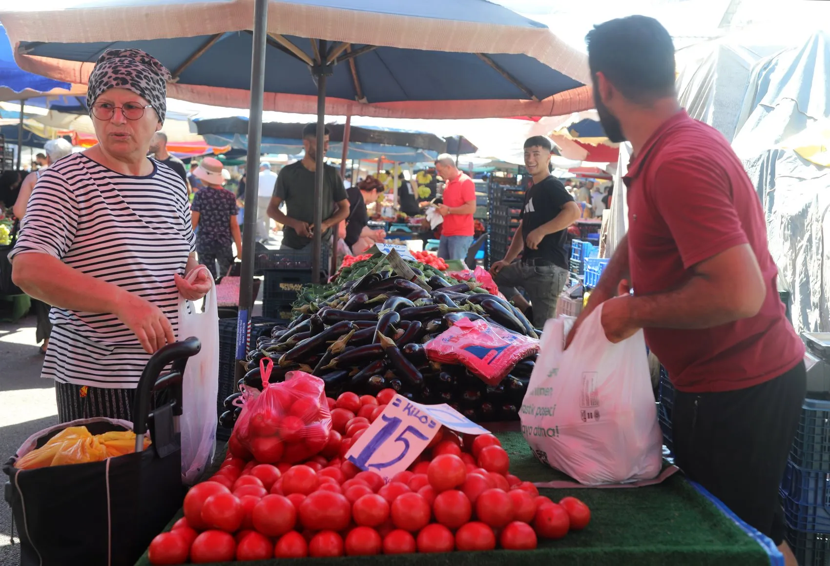 Tarladan sofraya uzanan pahalı yolculuk: 30 liralık ürün markette neden iki katına çıkıyor?