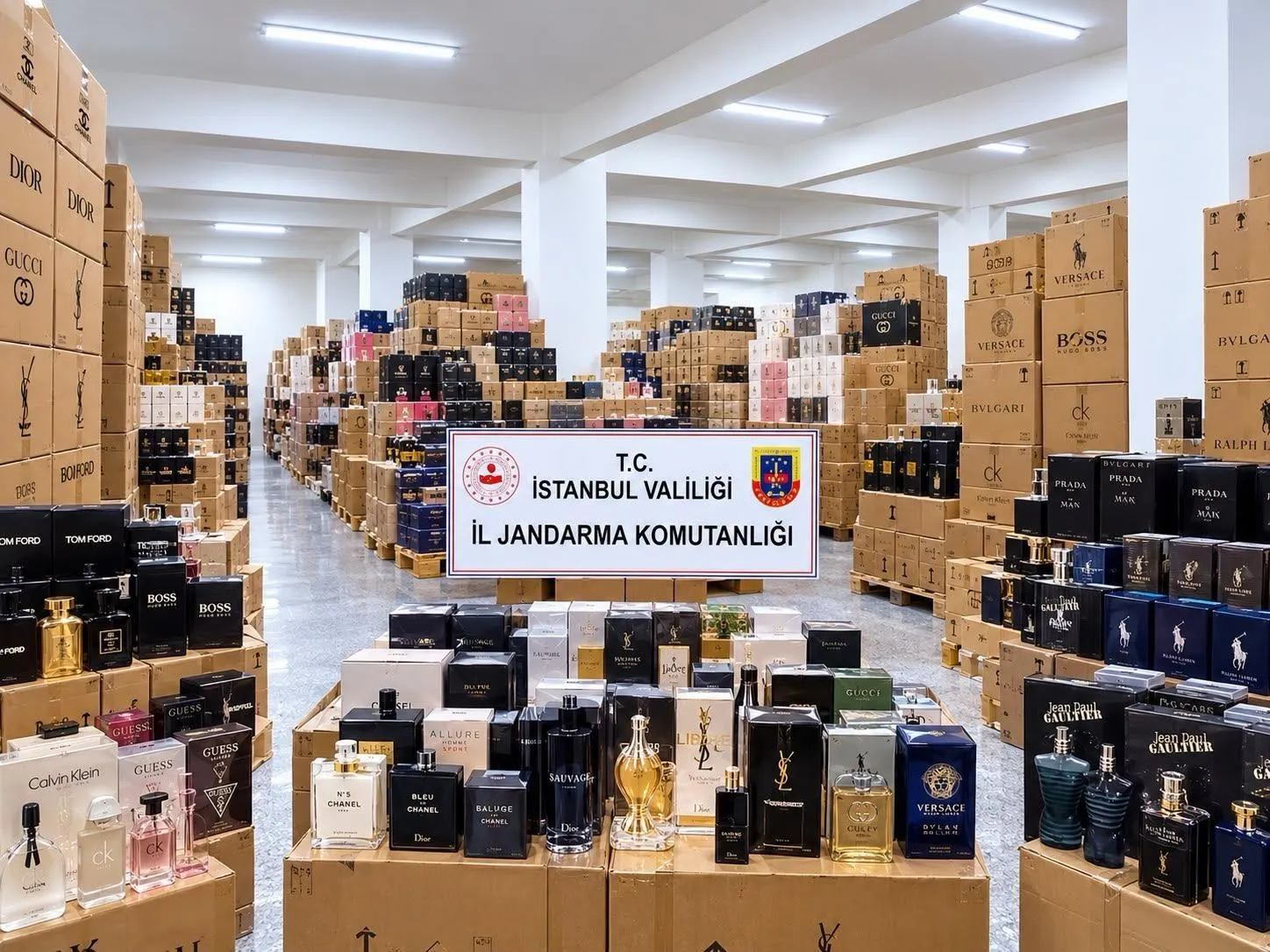 Karekod tuzağıyla milyonluk vurgun: Bağcılar'daki imalathaneden çıkanlar şoke etti