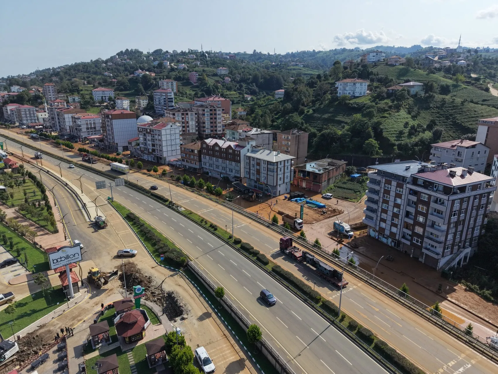 Rize'de selin ardından geriye balçıkla kaplı bir şehir kaldı: Hasar tespiti için seferberlik