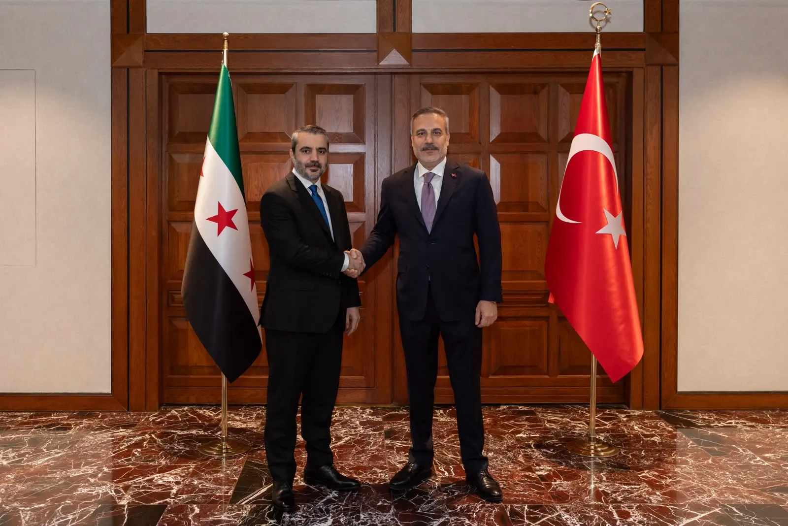 Ankara'da kritik diplomasi trafiği: Suriyeli mevkidaşla baş başa görüşme