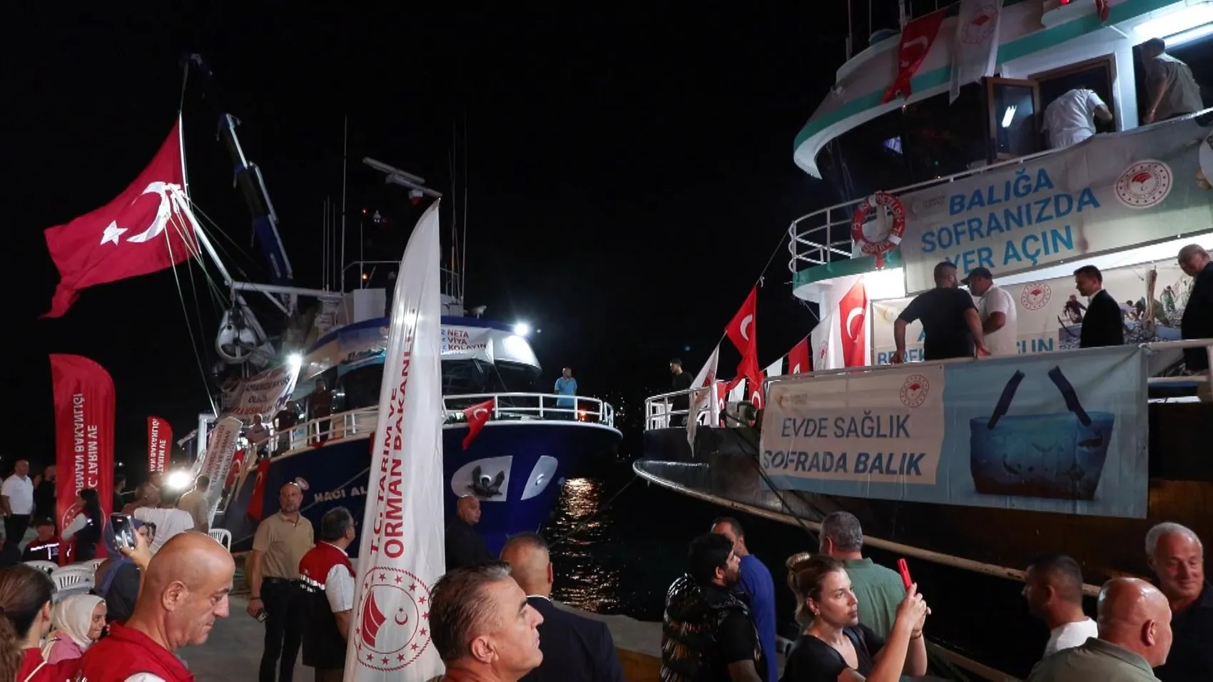 İstanbul'da denizcilerin büyük buluşması: Sofralara bereket getirmek için 'Vira Bismillah' dediler