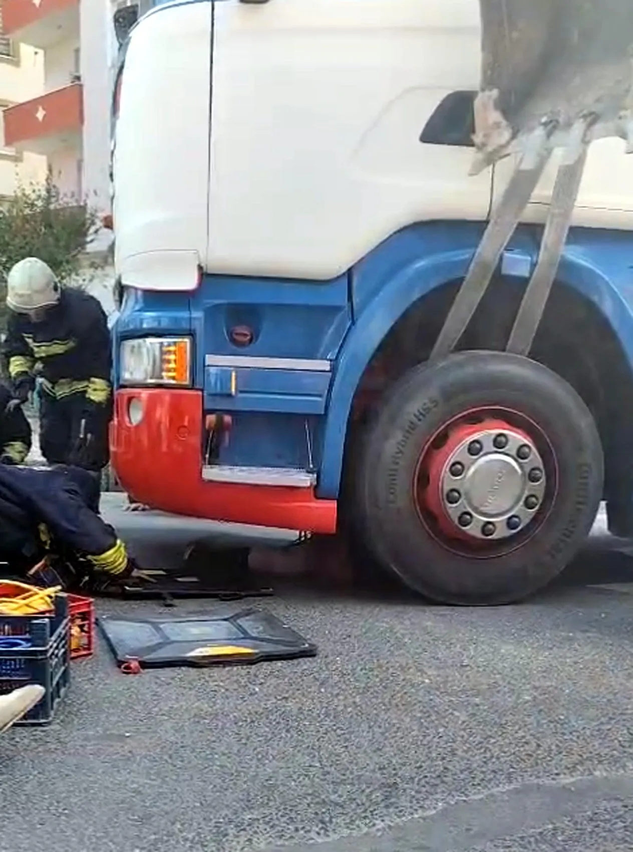 Kapaklı'da korkunç kaza: Yaya geçidindeki yaşlı kadın TIR'ın altında kaldı