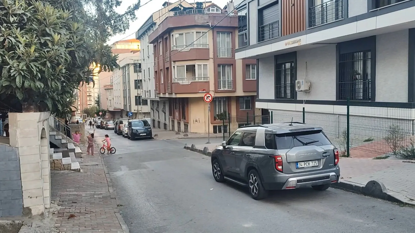 Sokak ortasında dehşet anları: Alacak kavgası masum bir çocuğun hayatını karartıyordu