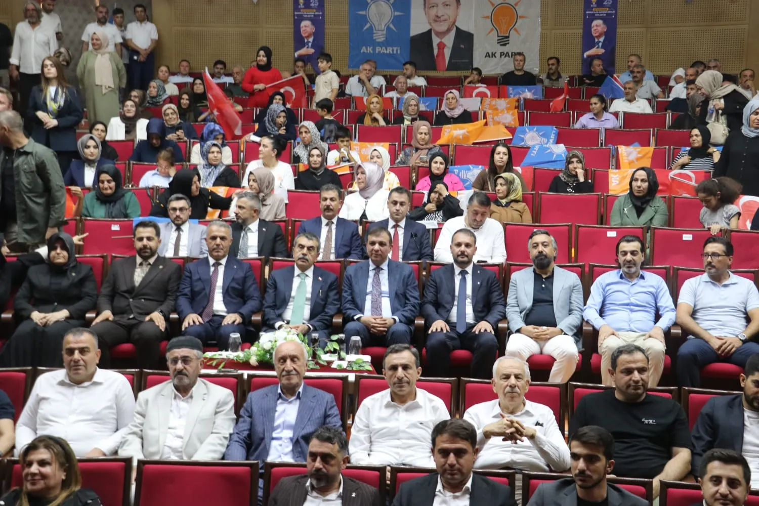 Bakan Tekin'den 'rant çeteleri' uyarısı: Çözüm sürecini sabote etmek isteyenlere dikkat