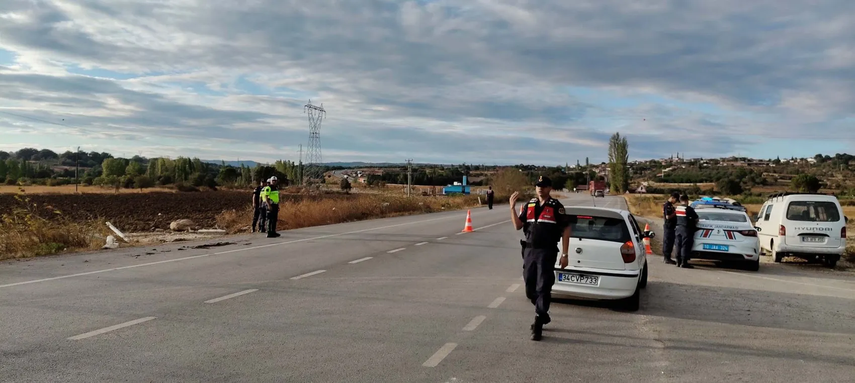 Savaştepe yolunda korku dolu anlar: İşçi servisi şarampole uçtu