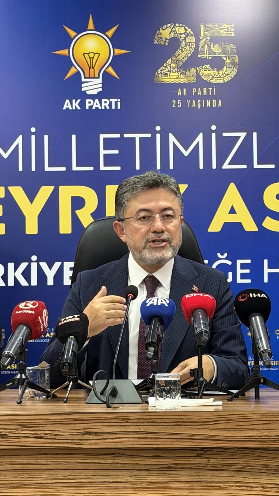 Bakan Yumaklı'dan Erzurum'da vizyon mesajı: Gençlerimizi gurbete değil, toprağına bağlıyoruz